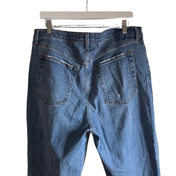 Abercrombie & Fitch 90s Slim Straight Curvy Ultra High Rise Distressed Jeans 18 - Picture 6 of 13